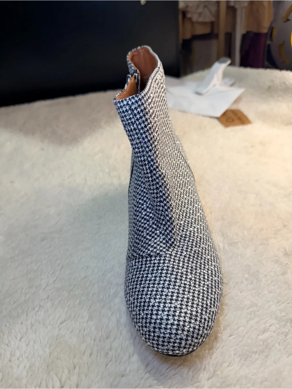 943. NEW  NO BOX Kurt Geiger Gray Tweed Ankle Boots